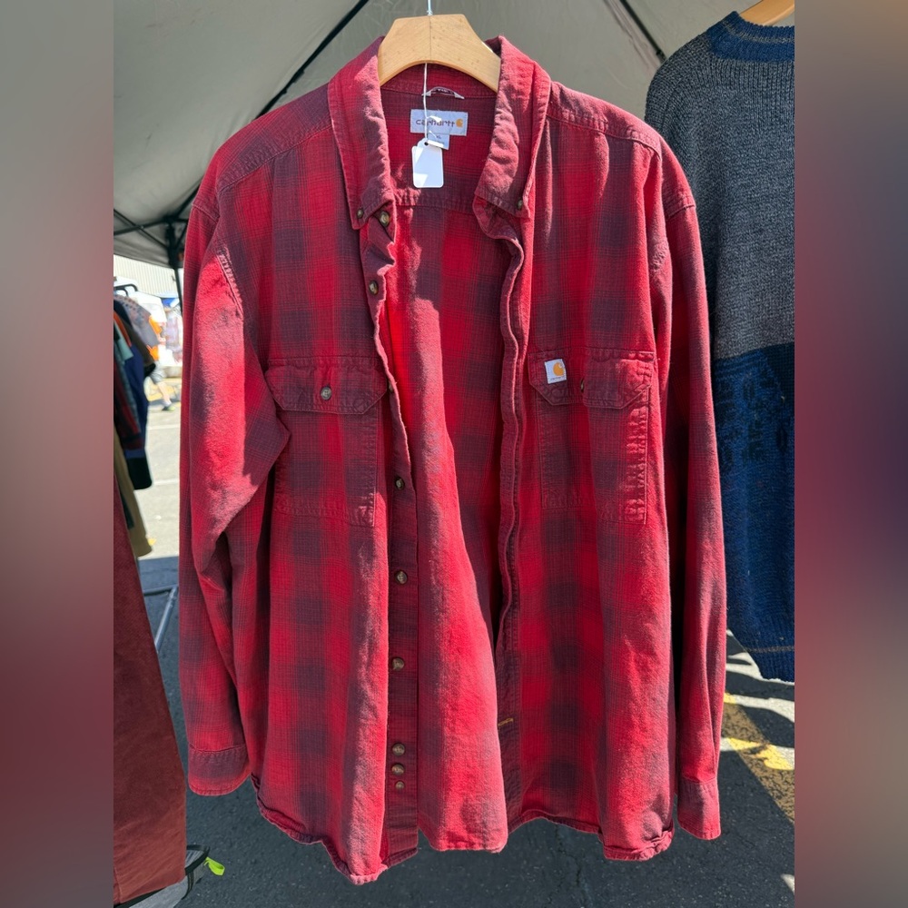 Red Carhartt plaid/flannel button up shirt Men’s XL relaxed fit